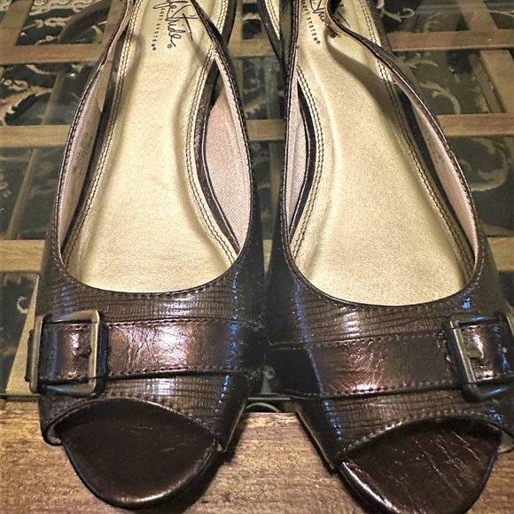 Life Stride Brown Bronze Sling Wedge Heel Sandal Size 11B - Picture 3 of 5